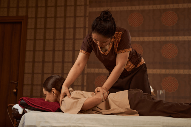 Massage kiểu Thái Lan